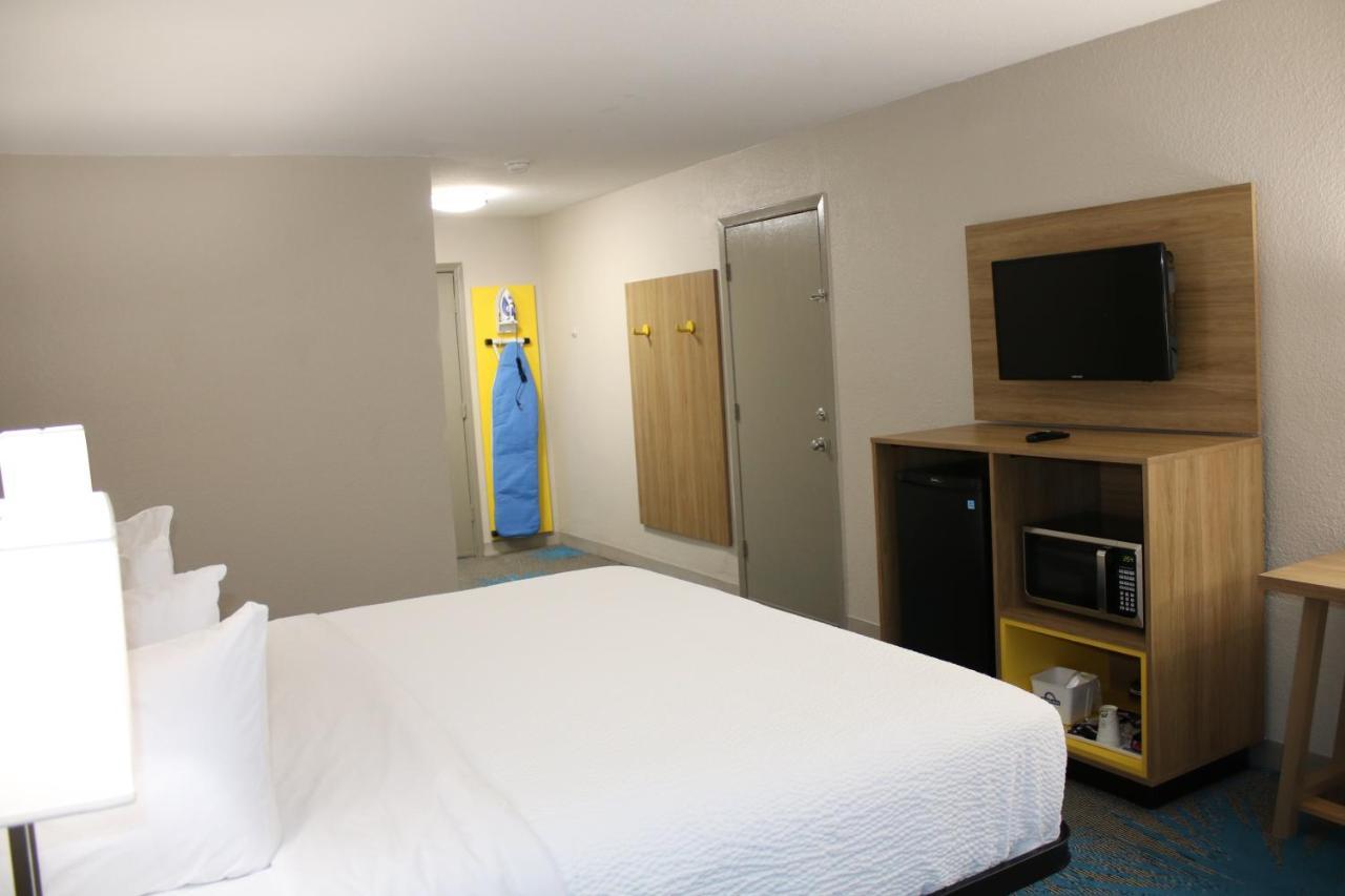Days Inn By Wyndham Waco University Area Eksteriør billede