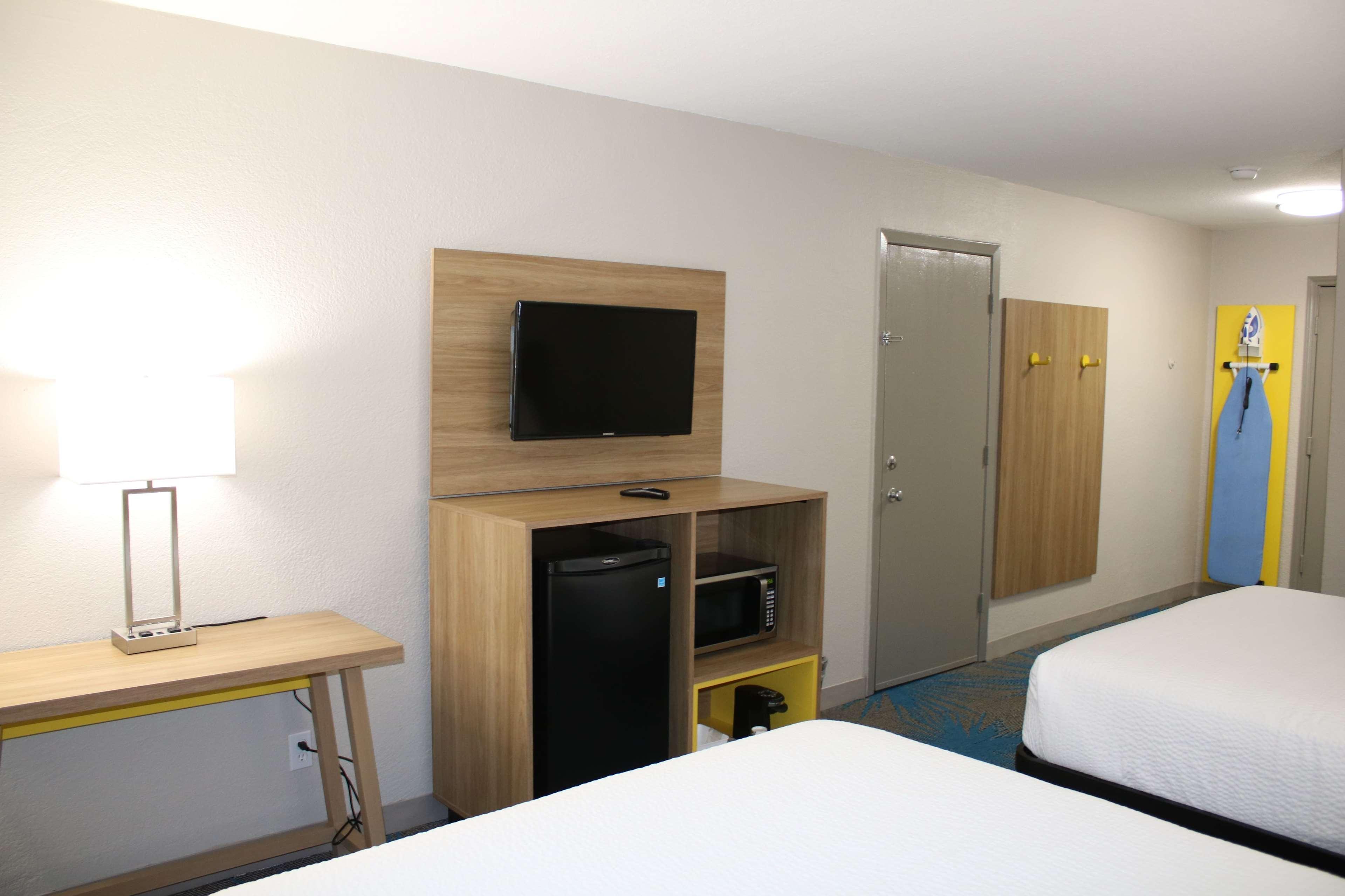 Days Inn By Wyndham Waco University Area Eksteriør billede