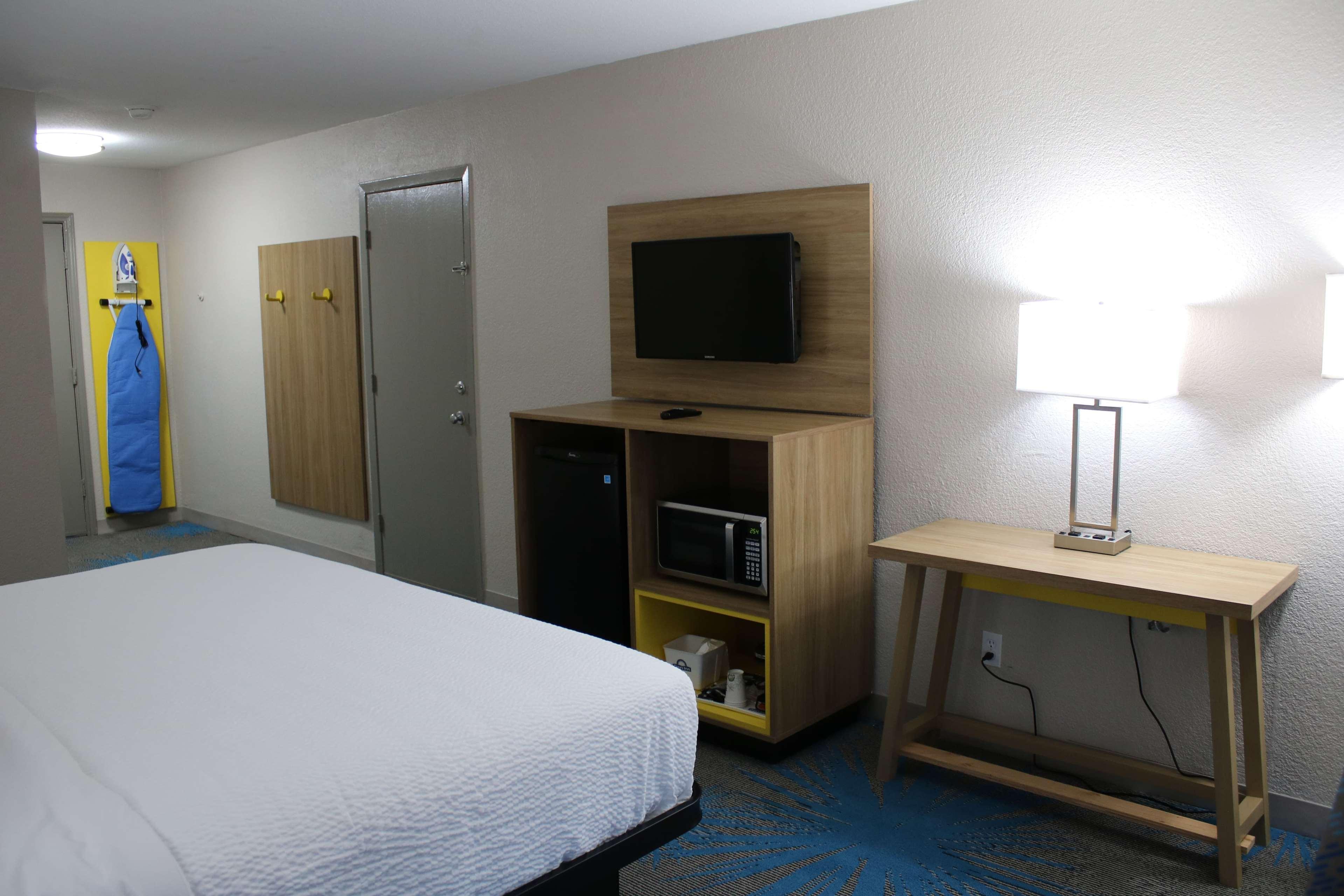 Days Inn By Wyndham Waco University Area Eksteriør billede