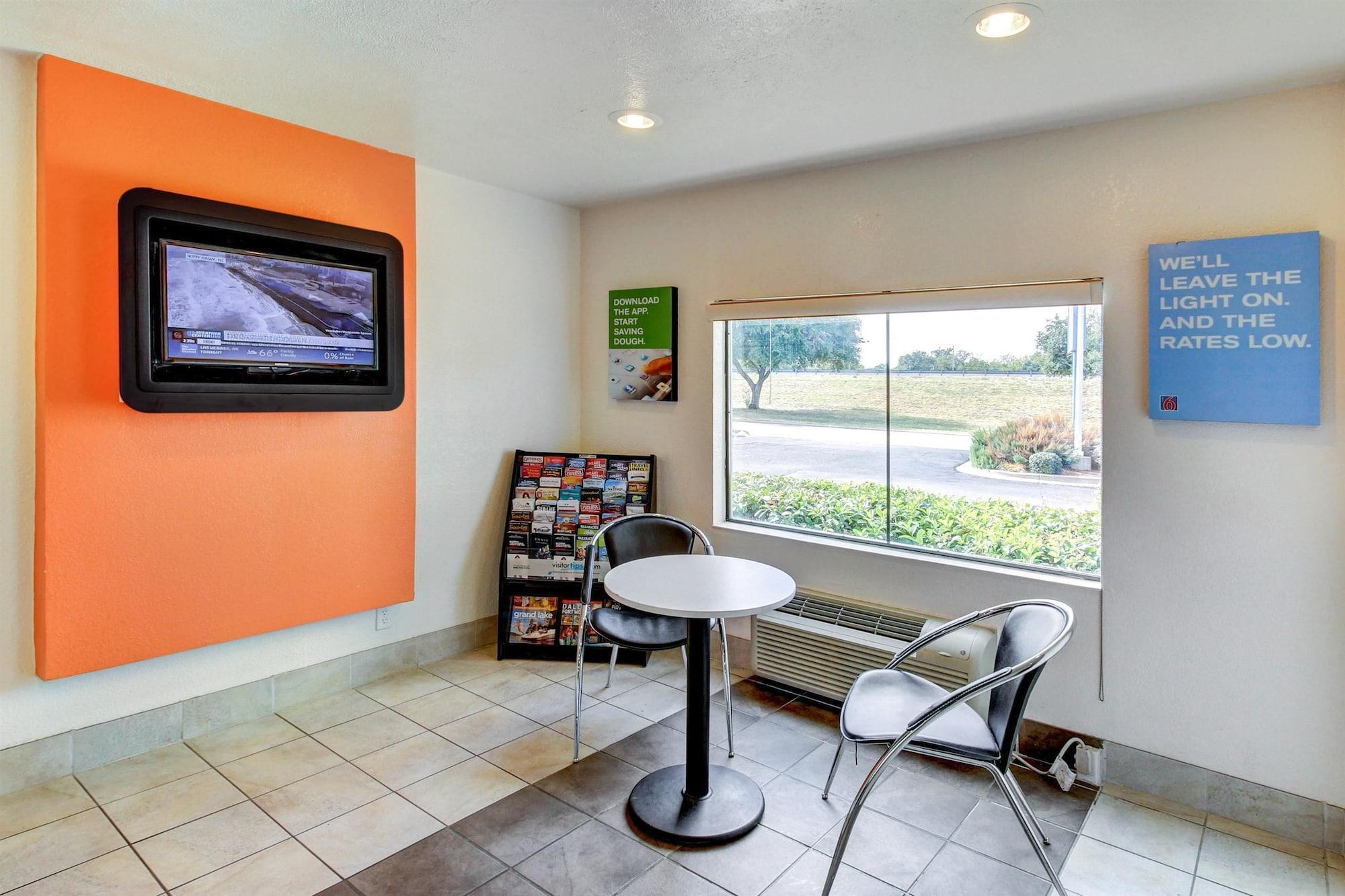 Days Inn By Wyndham Waco University Area Eksteriør billede