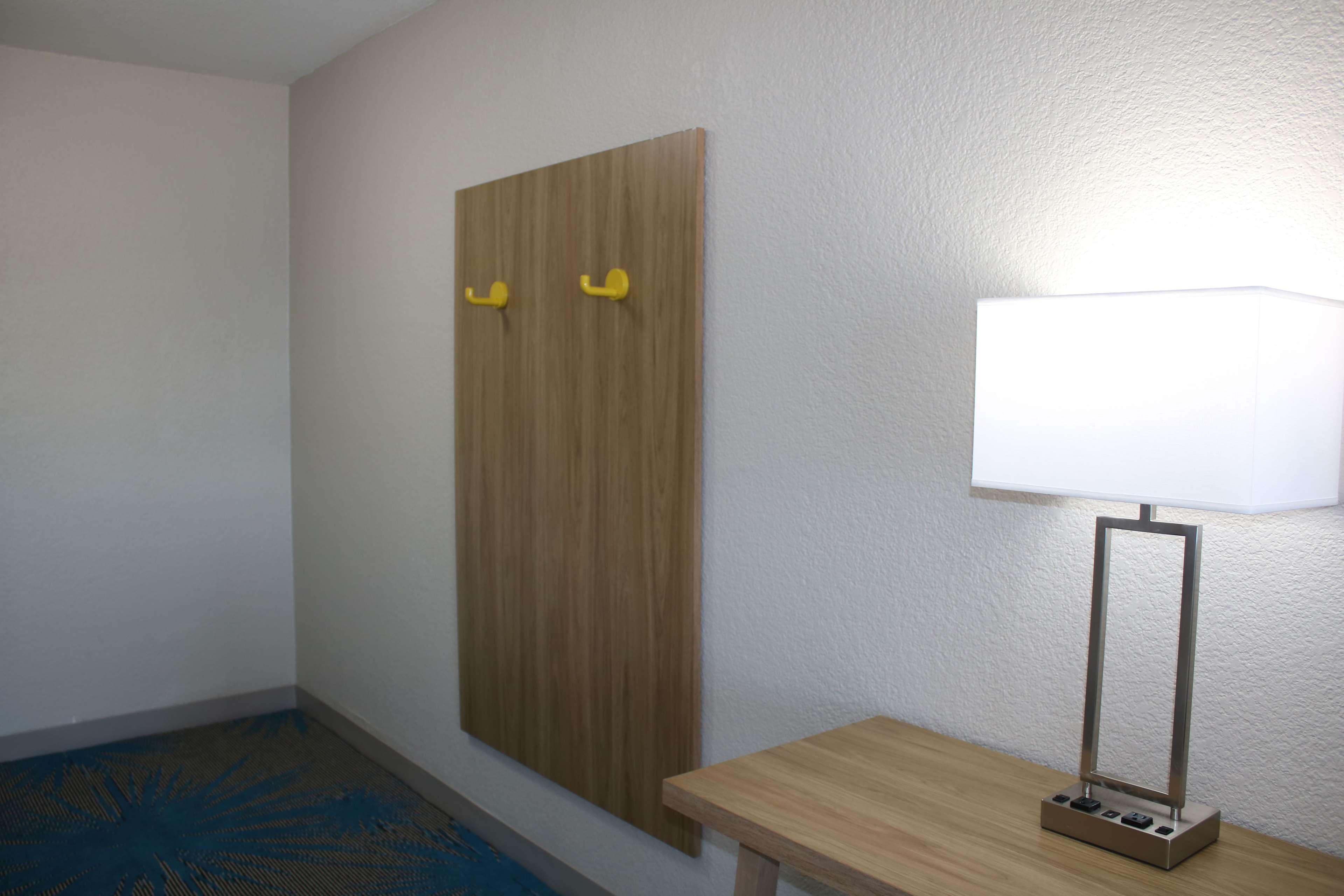 Days Inn By Wyndham Waco University Area Eksteriør billede