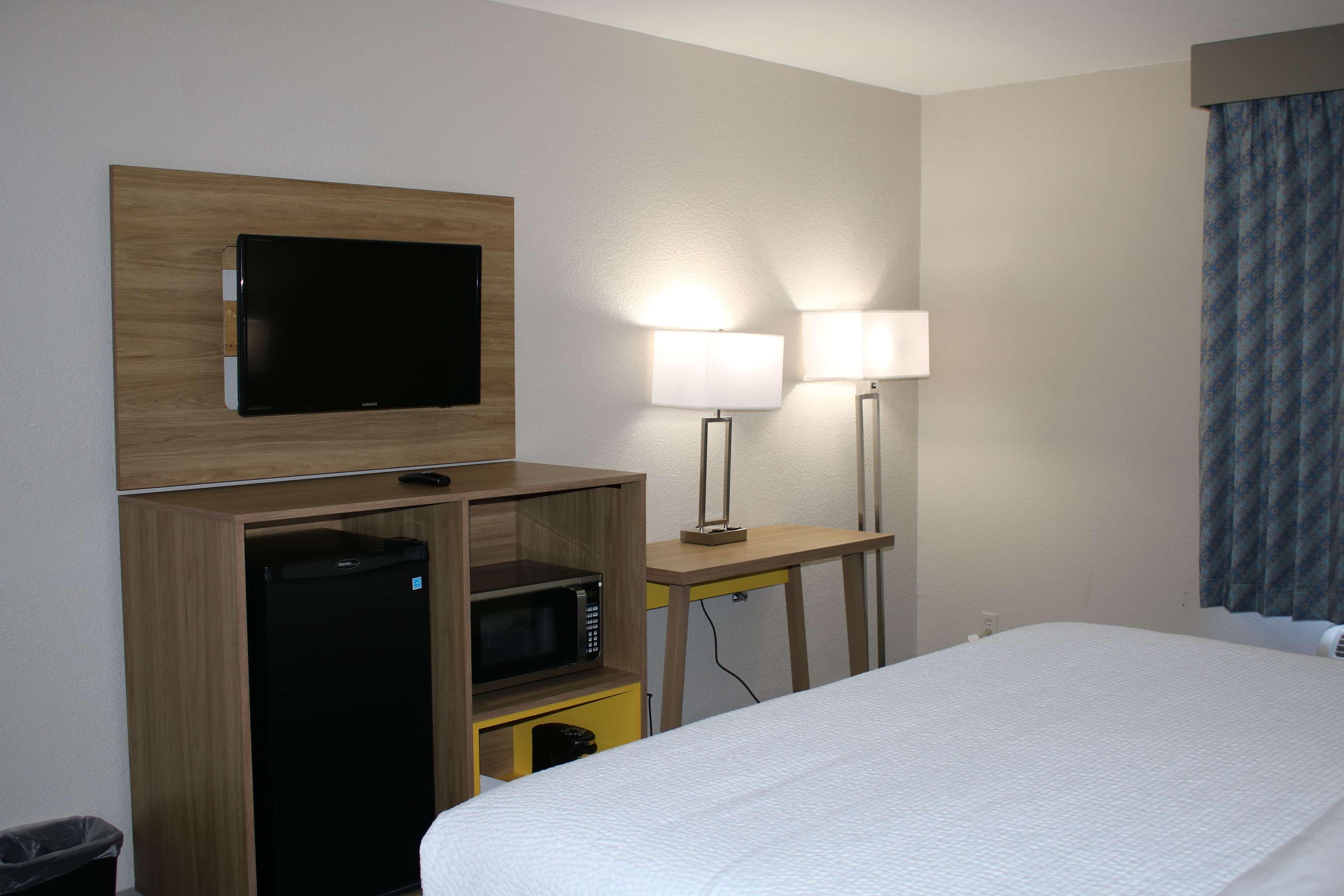 Days Inn By Wyndham Waco University Area Eksteriør billede