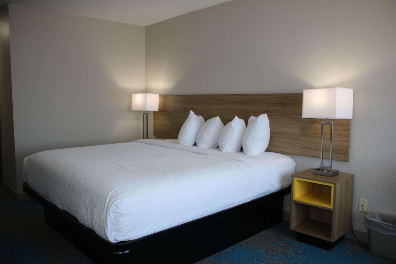 Days Inn By Wyndham Waco University Area Eksteriør billede