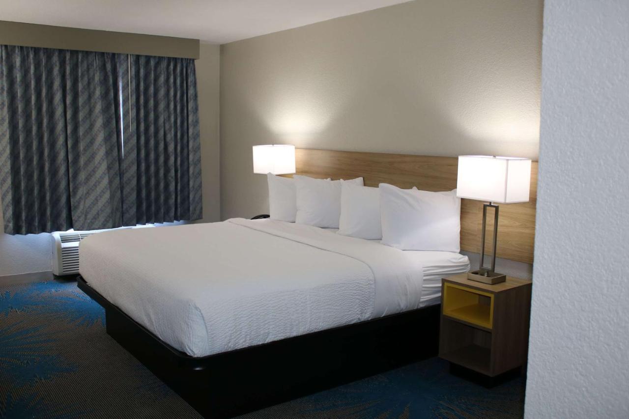 Days Inn By Wyndham Waco University Area Eksteriør billede